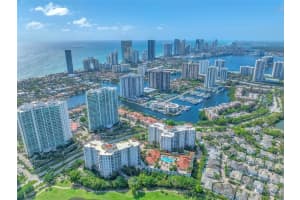 20000 E Country Club Dr 209, Aventura