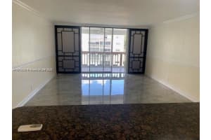 901 Ne 14th Ave 407, Hallandale Beach