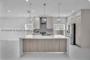 16420 Sapphire St, Weston