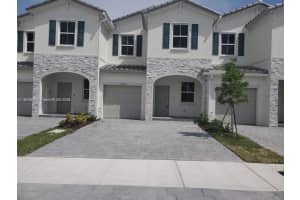 2602 Se 11th St 2602, Homestead