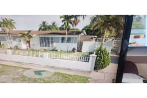 834 W 72 Pl 4, Hialeah