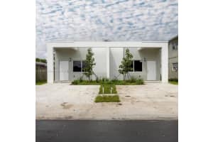 817 Nw 7th Ave 1, Hallandale Beach