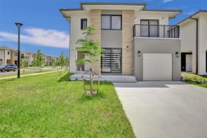 103 Nw 10 Place 103, Florida City