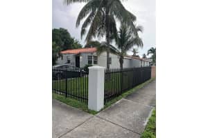 904 E 24th St, Hialeah