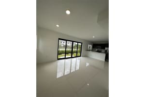1184 Nw 3 St, Florida City