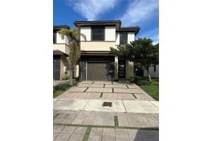 15839 Nw 91 Court, Miami Lakes