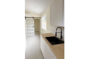 907 Sw 15th Ter 1-2, Fort Lauderdale