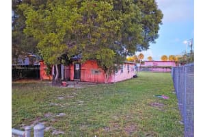 6233 Nw 22nd Ct, Miami