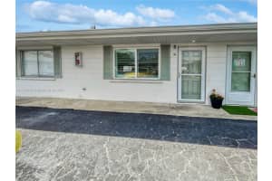 525 Manatee Ct 14, Venice