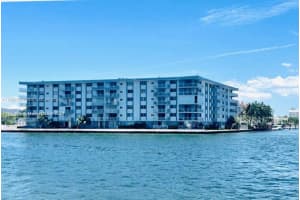 4000 Ne 170th St 402, North Miami Beach