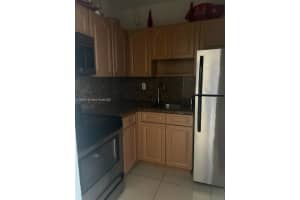 8007 W 6th Ave E, Hialeah