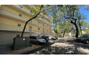 8290 Lake Dr 119, Doral 8290 Lake Dr 119, Doral