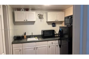26 Diplomat Pkwy 2318, Hallandale Beach