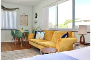 316 Walnut St 2, Hollywood