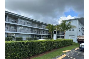 1100 Ne 1st Ct 313, Hallandale Beach