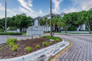 711 N Pine Island Rd 410, Plantation
