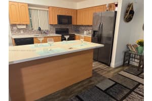 2452 Madison St A, Hollywood