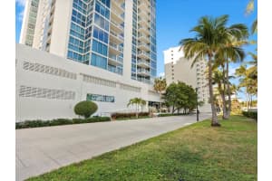 2655 Collins Ave 510, Miami Beach