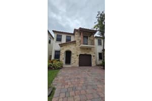 10320 Nw 70th Ter 10320, Doral