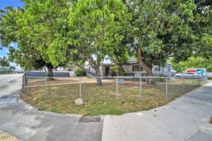 551 Nw 183rd St, Miami Gardens