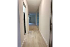 300 Golden Isles Dr 317, Hallandale Beach