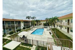 415 Ne 2nd St 202, Hallandale Beach