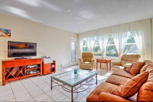 850 Ne 12th Ave 210, Hallandale Beach