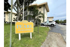 4151 Nw 41st St 201, Lauderdale Lakes