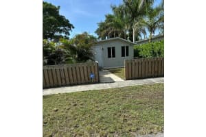 37 Sw 12th St 1-4, Dania Beach