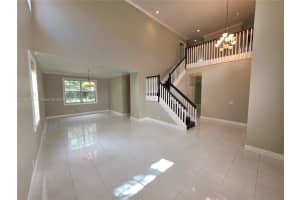 584 Cambridge Dr, Weston