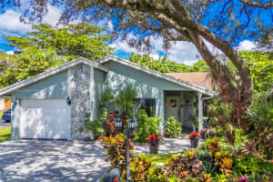 990 Nw 89th Ave, Plantation