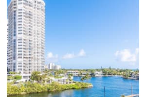 20515 E Country Club Dr 442, Aventura