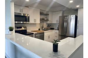 20515 E Country Club Dr 549, Aventura