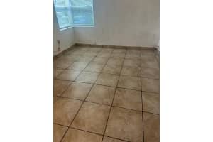 615 Ne 3rd St 4, Hallandale Beach