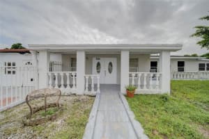 5040 Nw 197 St, Miami