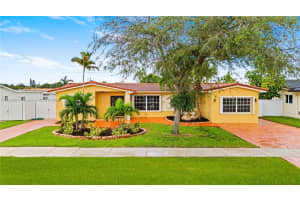 1656 W 80th St, Hialeah