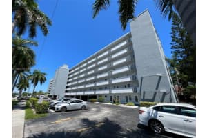 1000 Ne 14th Ave 207, Hallandale Beach