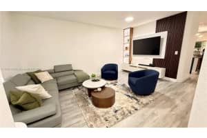 5725 Nw 114th Path 114, Doral