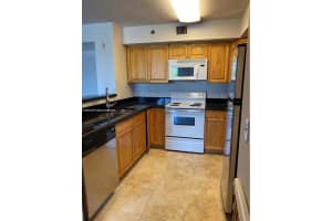 19601 E Country Club Dr 7303, Aventura