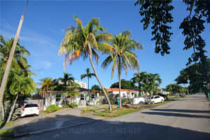 2754 Sw 36th Ave, Miami