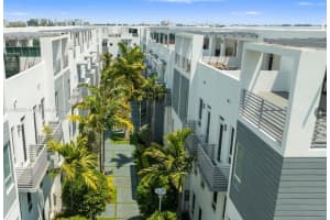 9133 Nw 33rd St, Doral