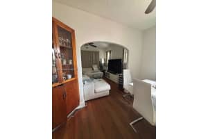 2643 Nw 23rd Ct, Miami