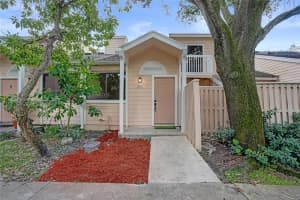 1846 Racquet Ct, North Lauderdale