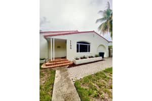 1154 Biarritz Dr, Miami Beach