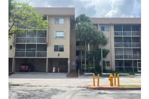 17000 Nw 67th Ave 335, Hialeah