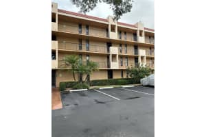 6011 Coral Lake Dr 111, Margate 6011 Coral Lake Dr 111, Margate