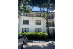 560 S Park Rd 16-7, Hollywood