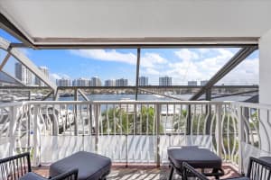 3620 Yacht Club Dr 503, Aventura