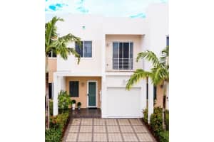 10279 Nw 72nd St, Doral