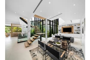 1755 Fairhaven Pl, Miami